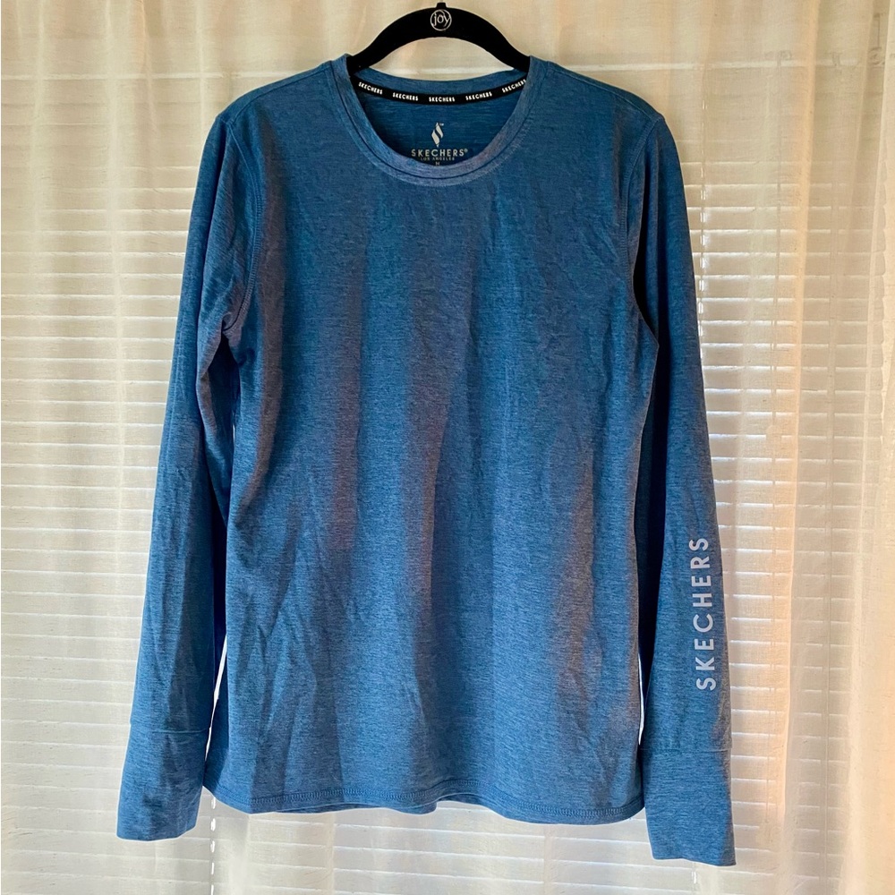 Skechers navy blue long sleeve women’s activewear shirt, M